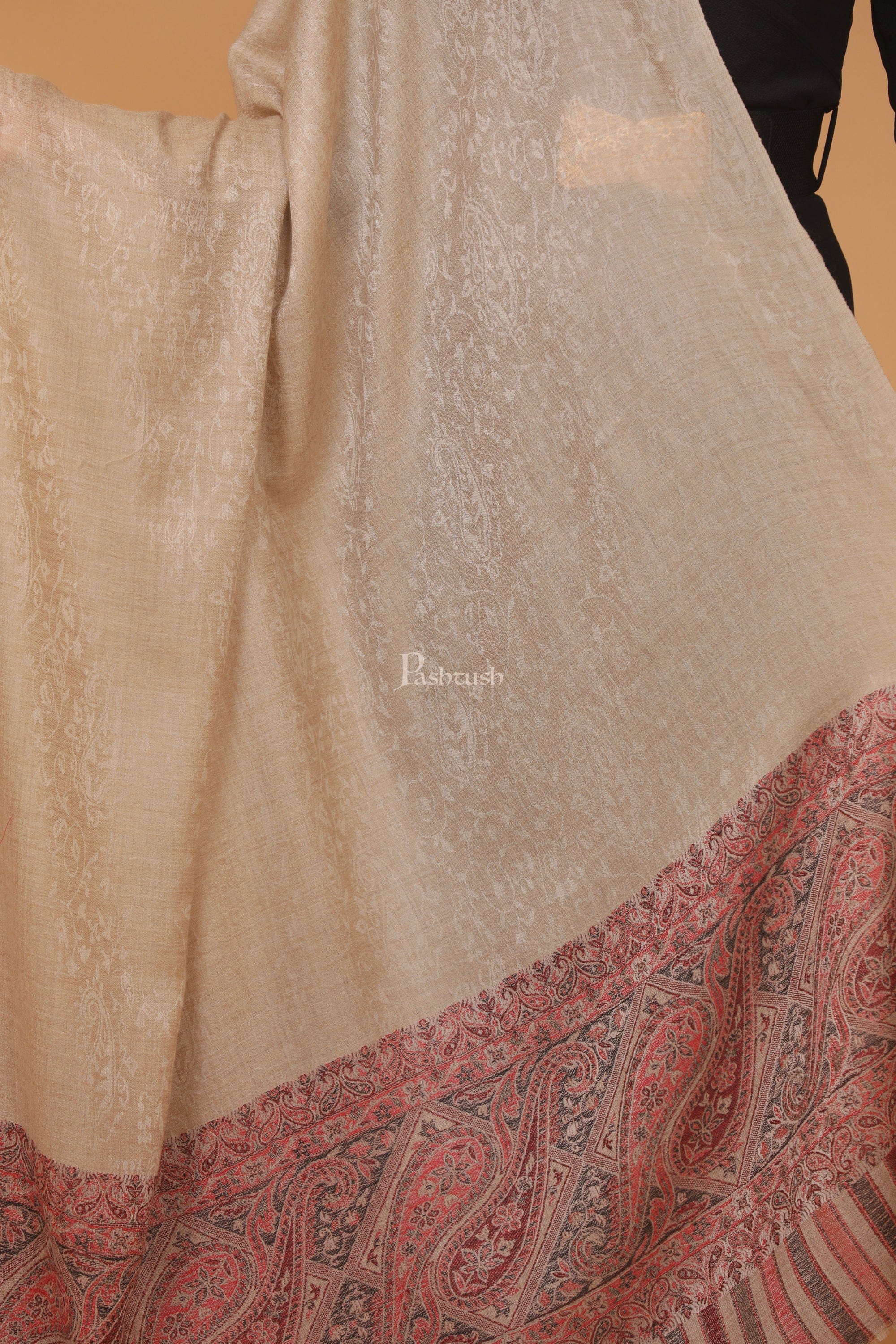 Pashtush womens Extra Fine Wool shawl, JACQUARD PALLA design, Beige - Image 4