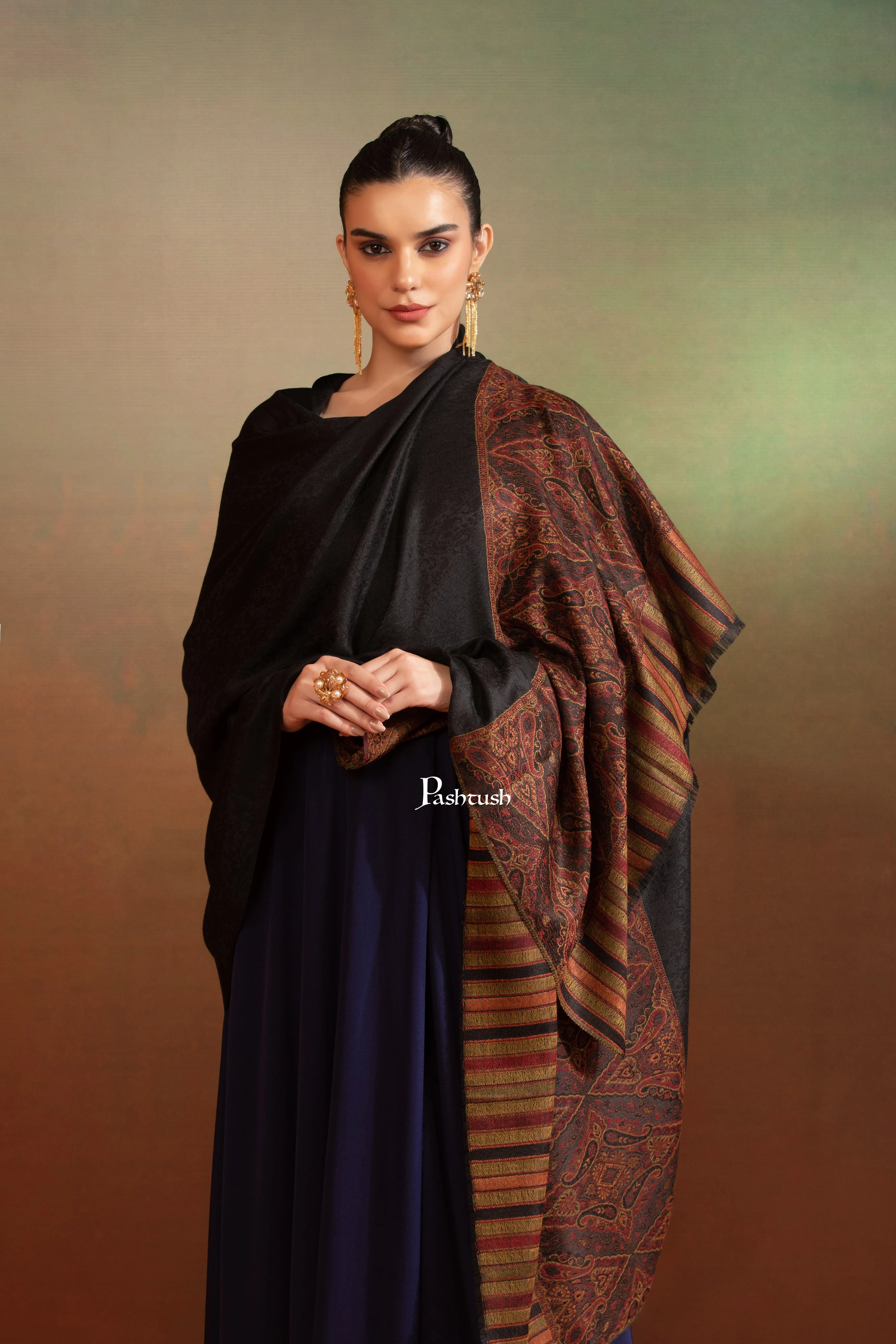 Pashtush Womens Extra Fine Wool Shawl, Paisley Palla Woven Design, Black