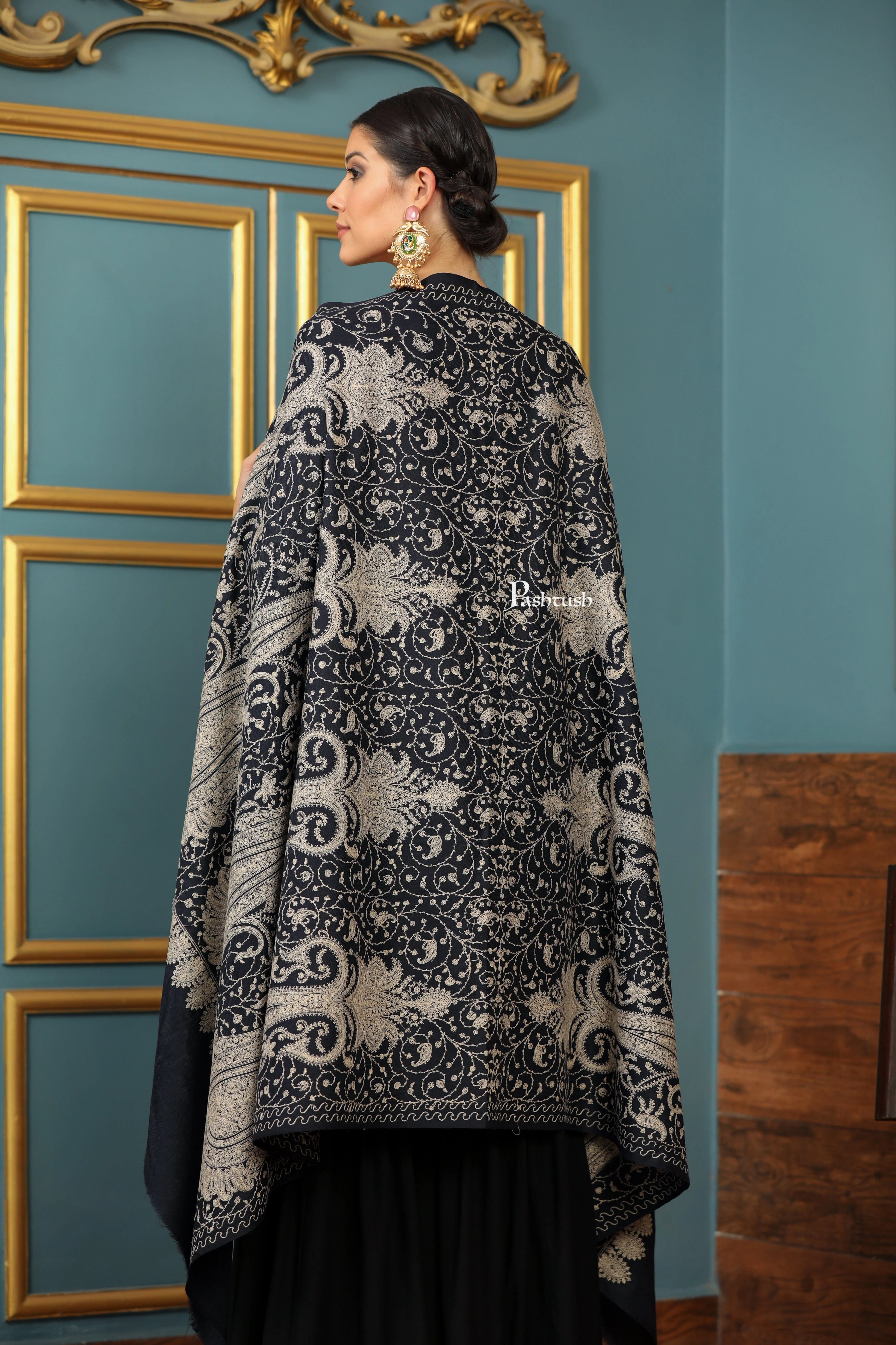 Pashtush Womens Extra Fine Wool Shawl, Tone And Tone Ambi Design, Black - Image 4