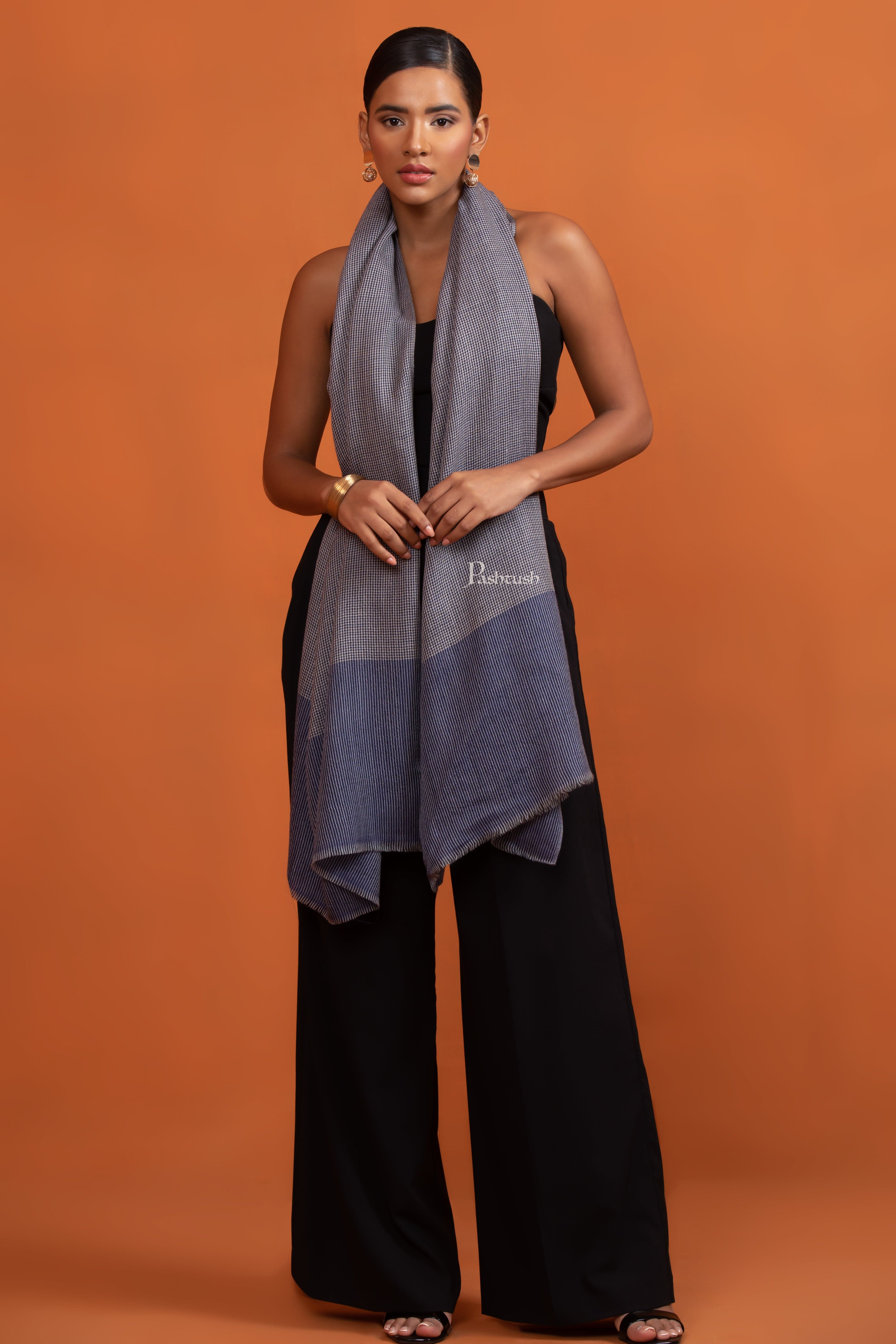 Pashtush Womens Extra Fine Wool Stole, Checkered Design, Grey - Image 4