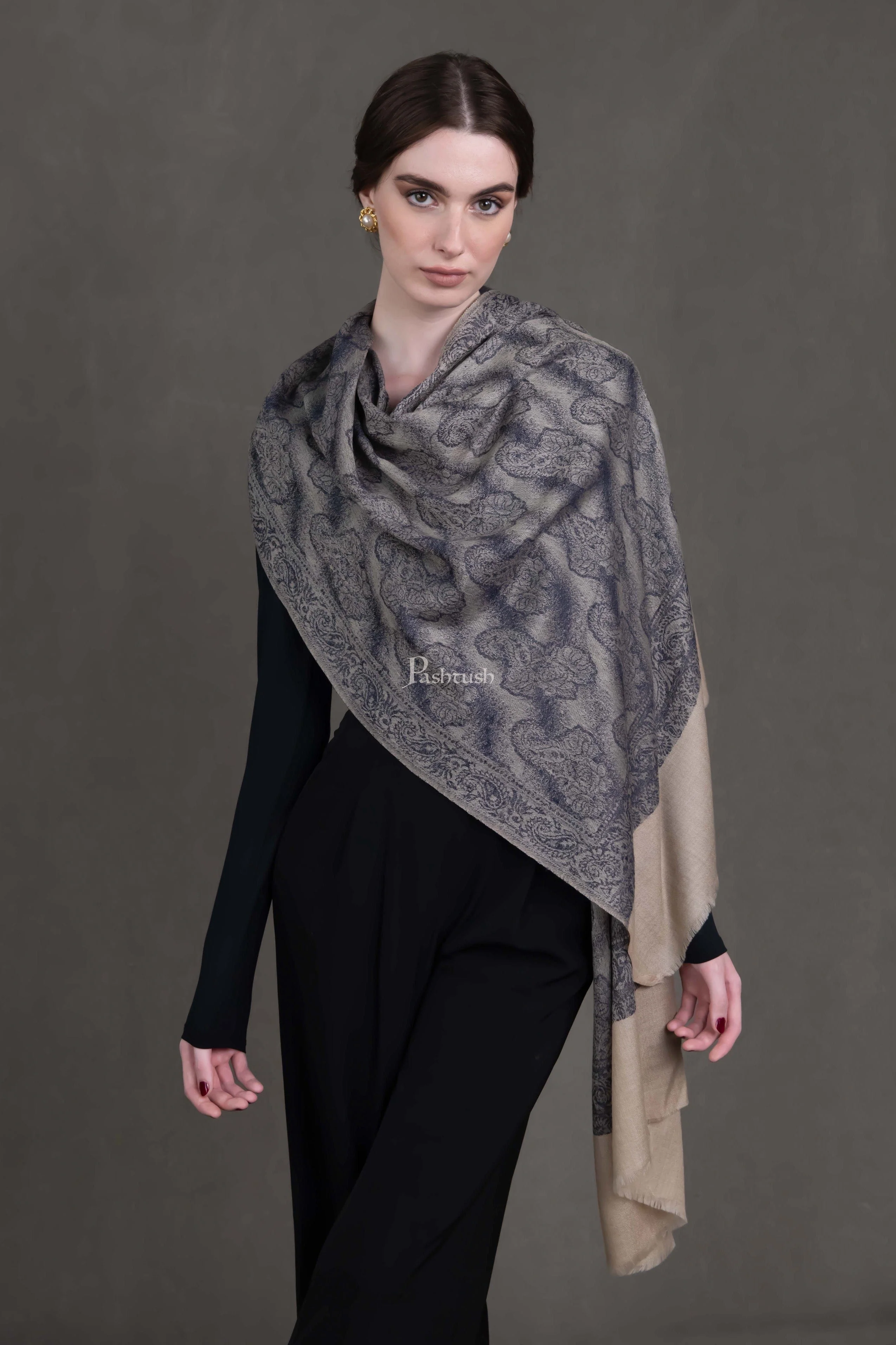 Pashtush Womens Extra Fine Wool Stole, Pasiley Design, Black