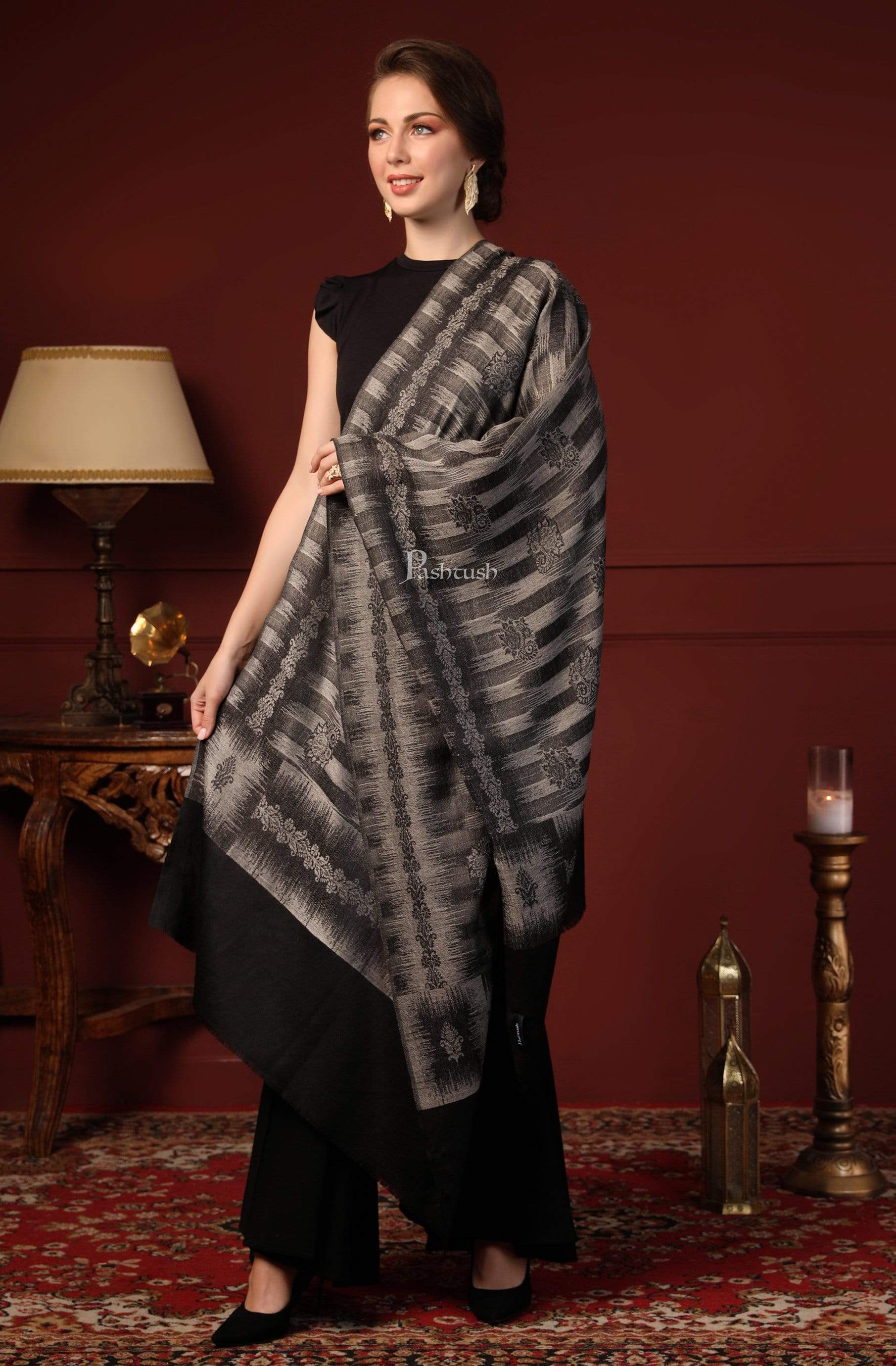 Pashtush Women'S Fine Wool Ikkat Design, Stole, Black And Grey - Image 5