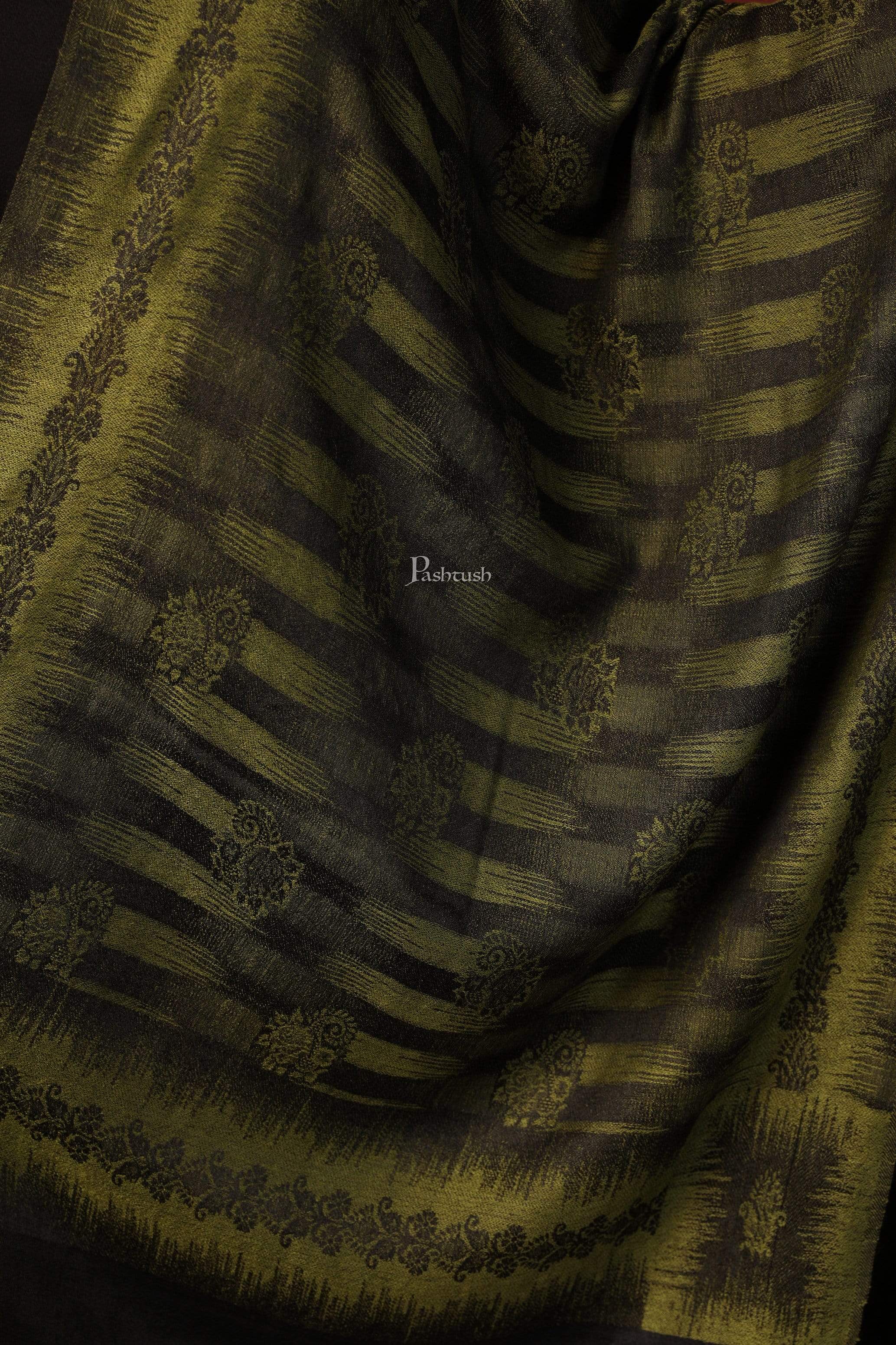 Pashtush Women'S Fine Wool Ikkat Design, Stole, Emerald Green - Image 4