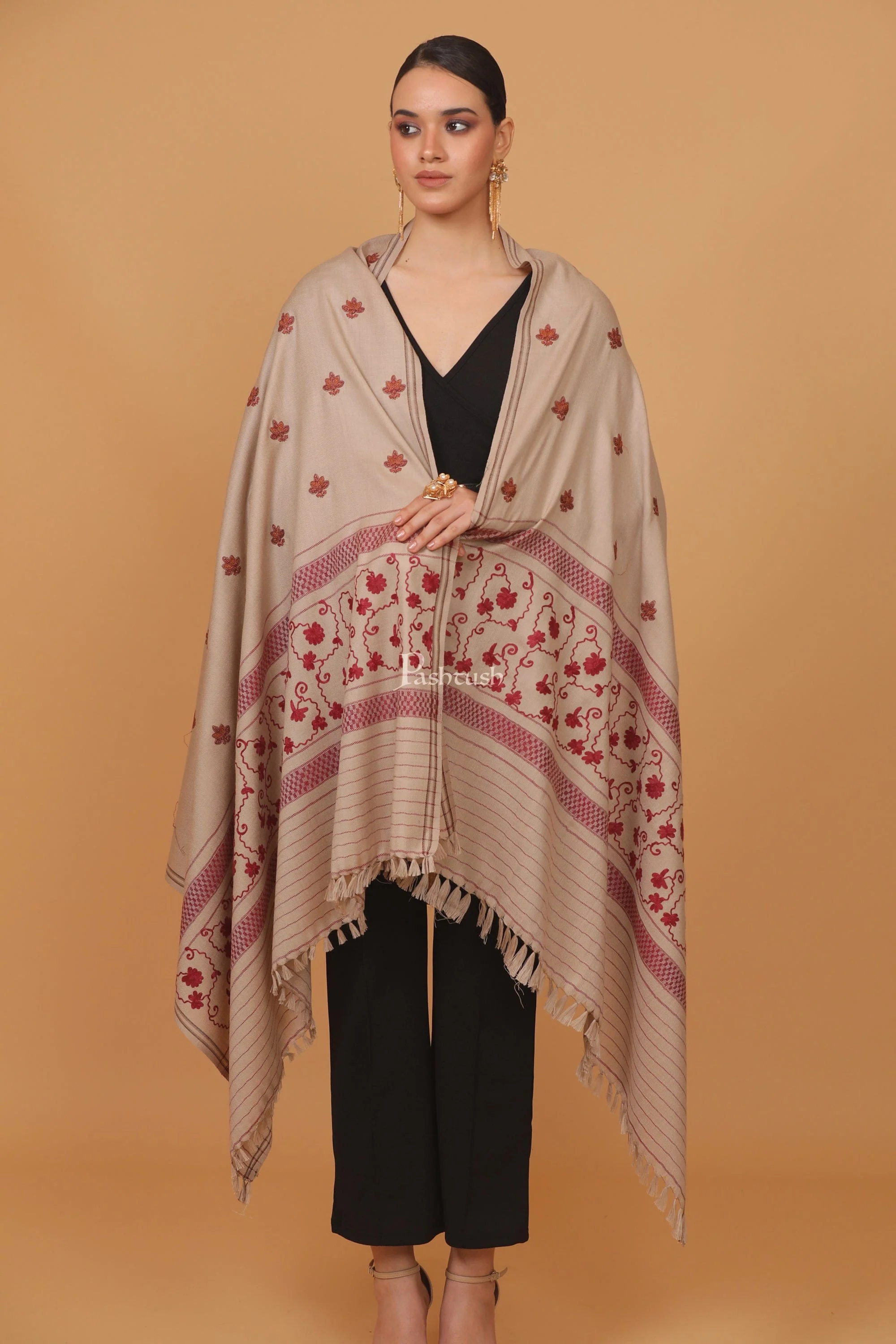 Pashtush womens Fine Wool shawl, Beige - Image 3