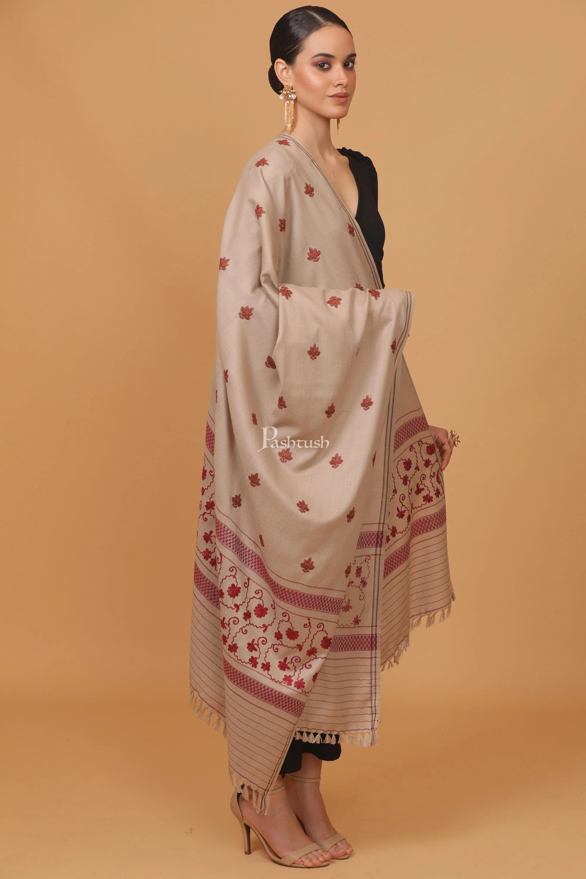 Pashtush womens Fine Wool shawl, Beige - Image 6
