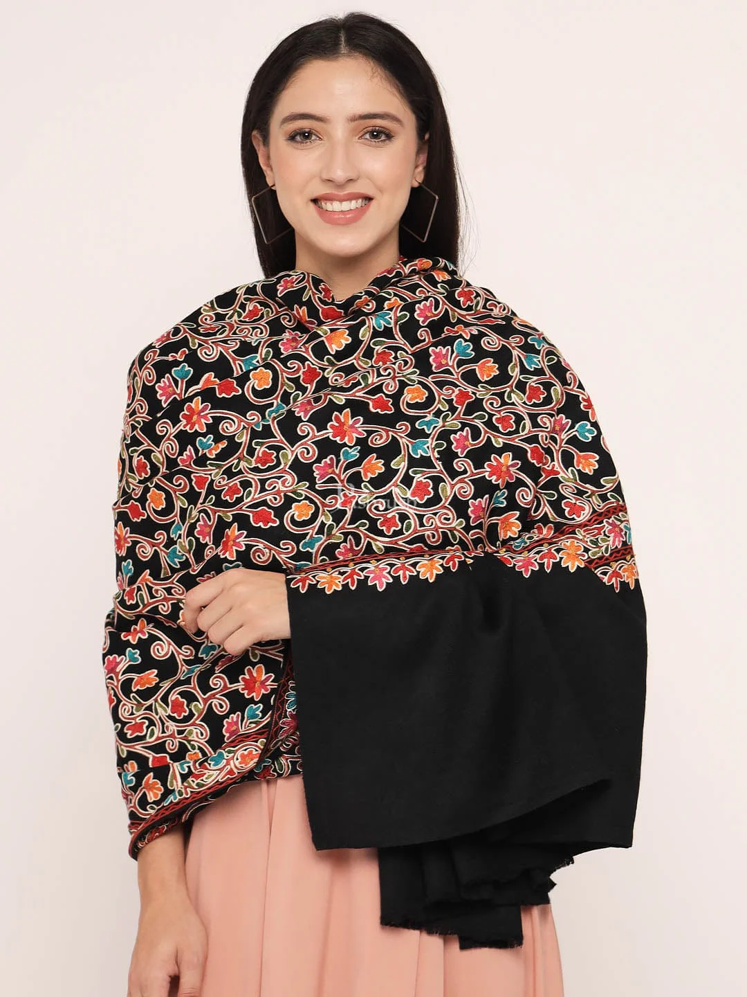 Pashtush womens Fine Wool shawl, nalki embroidery design, Black - Image 4