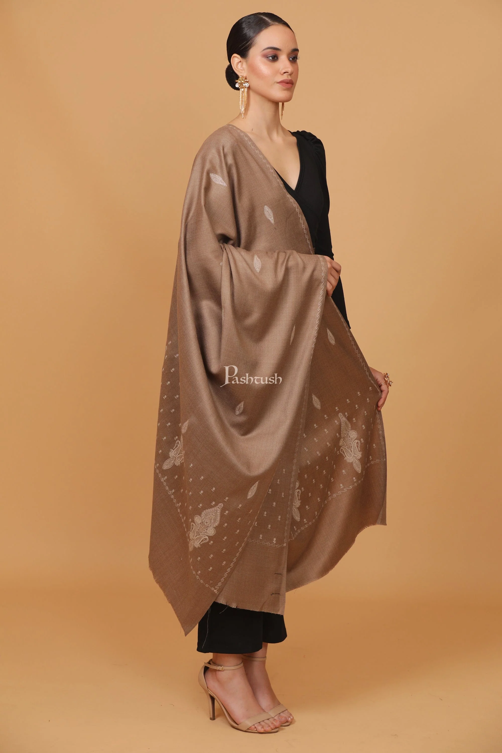 Pashtush womens Fine Wool shawl, palla embroidery paisley design, Taupe - Image 7