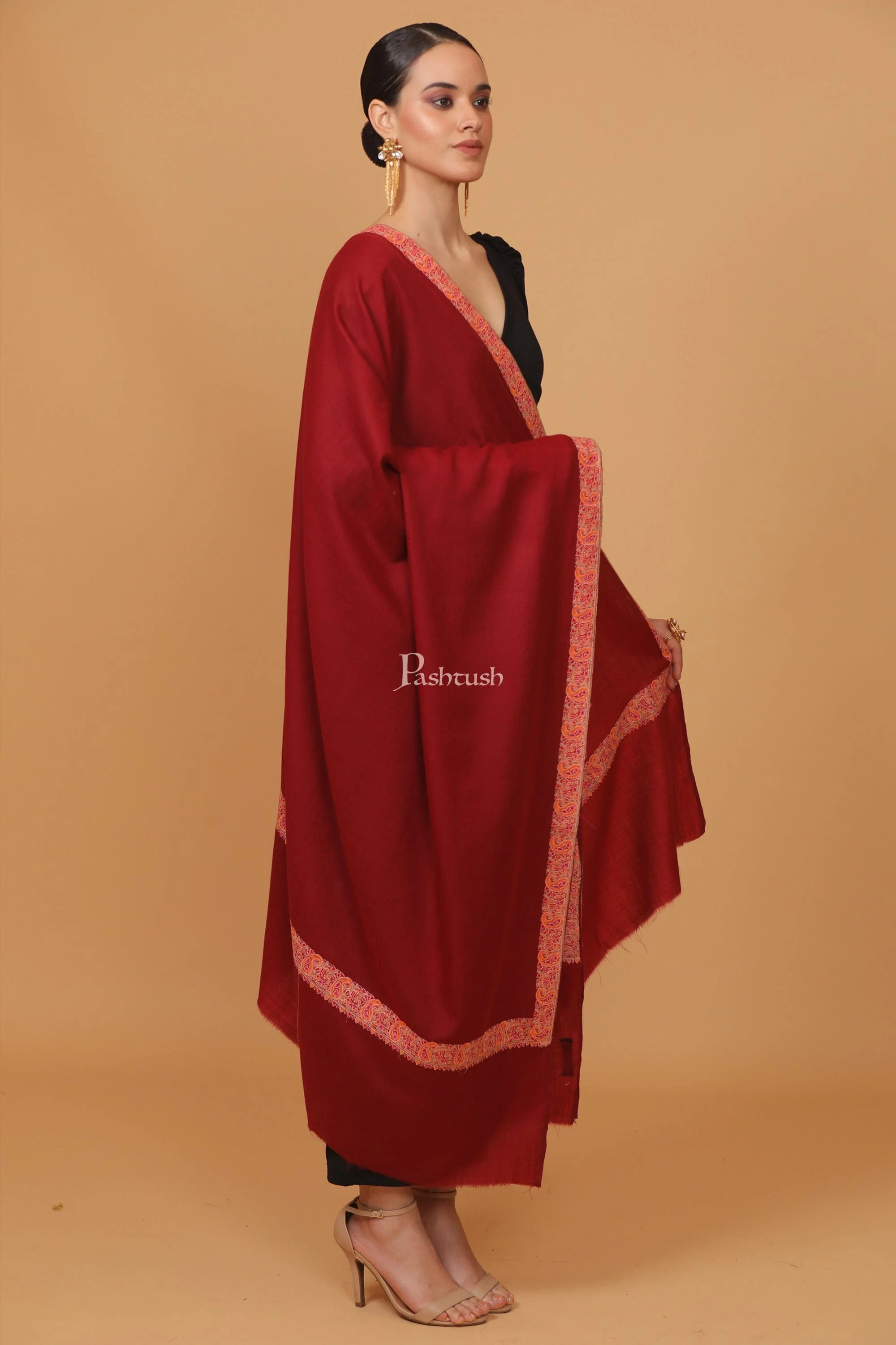 Pashtush womens Fine Wool shawl, papier mache border design, Maroon - Image 6
