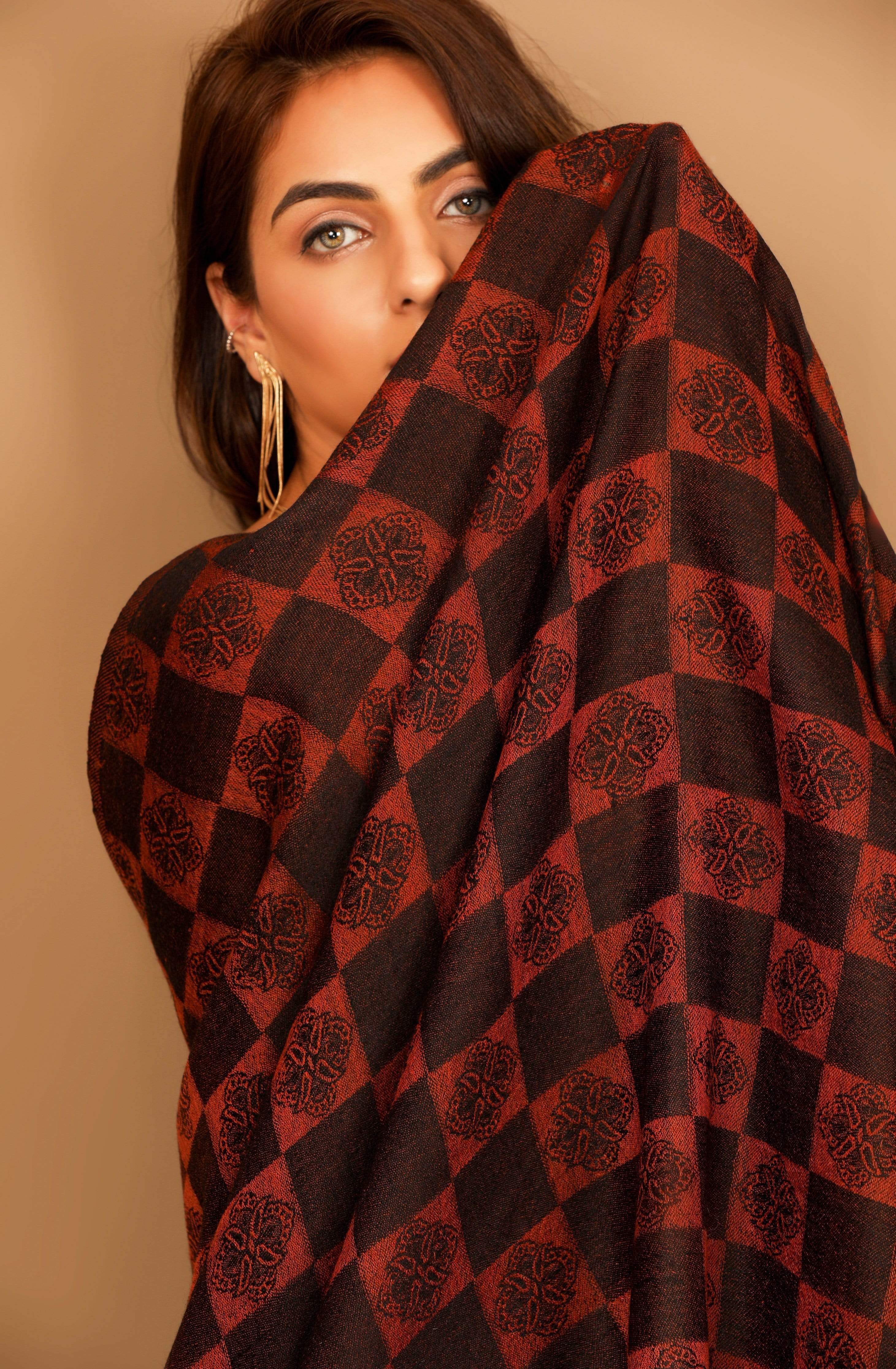 Pashtush Womens Fine Wool, Soft And Warm, Checkered Stole, Amber Black - Image 5