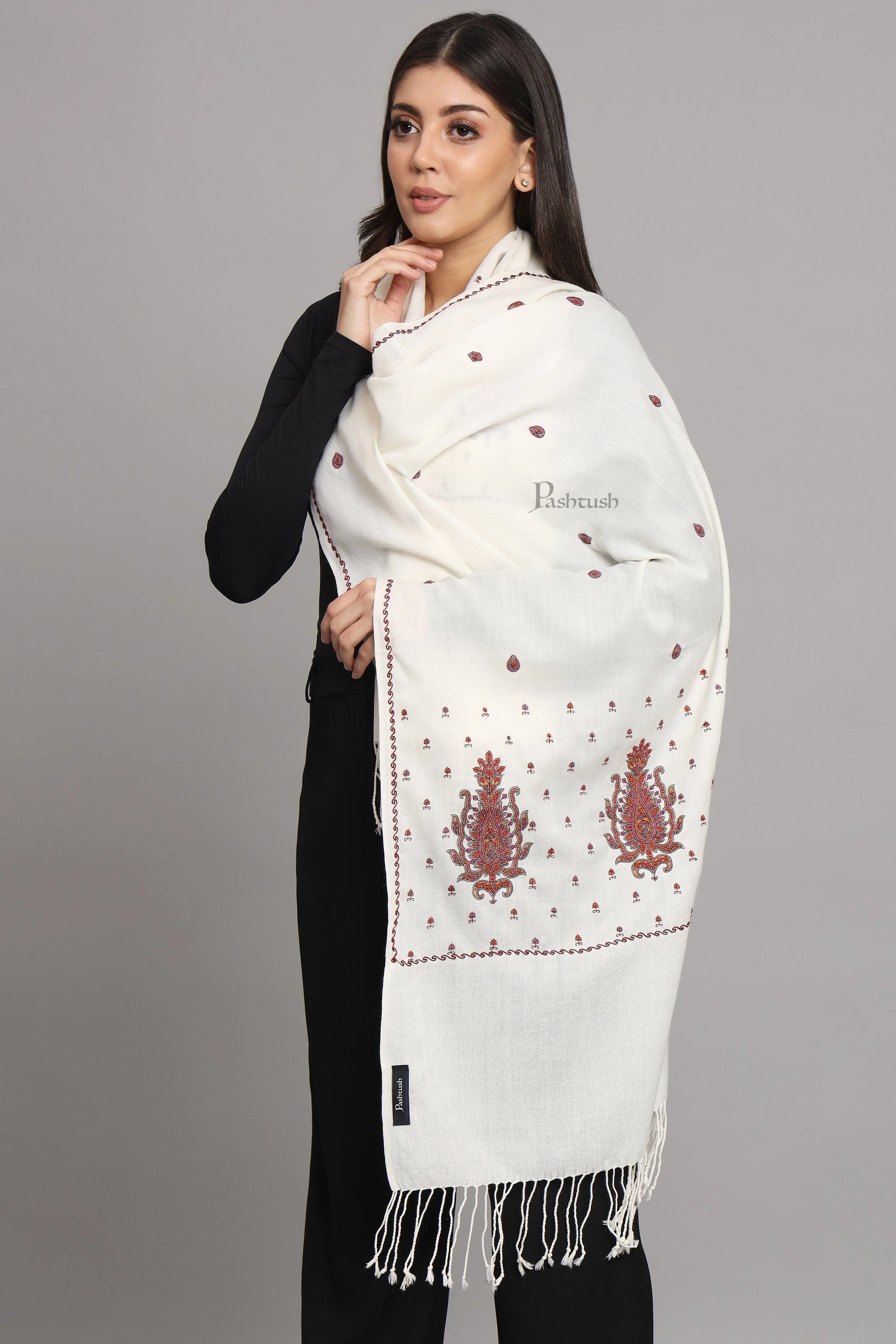Pashtush womens Fine Wool stole, booti design, Ivory - Image 4