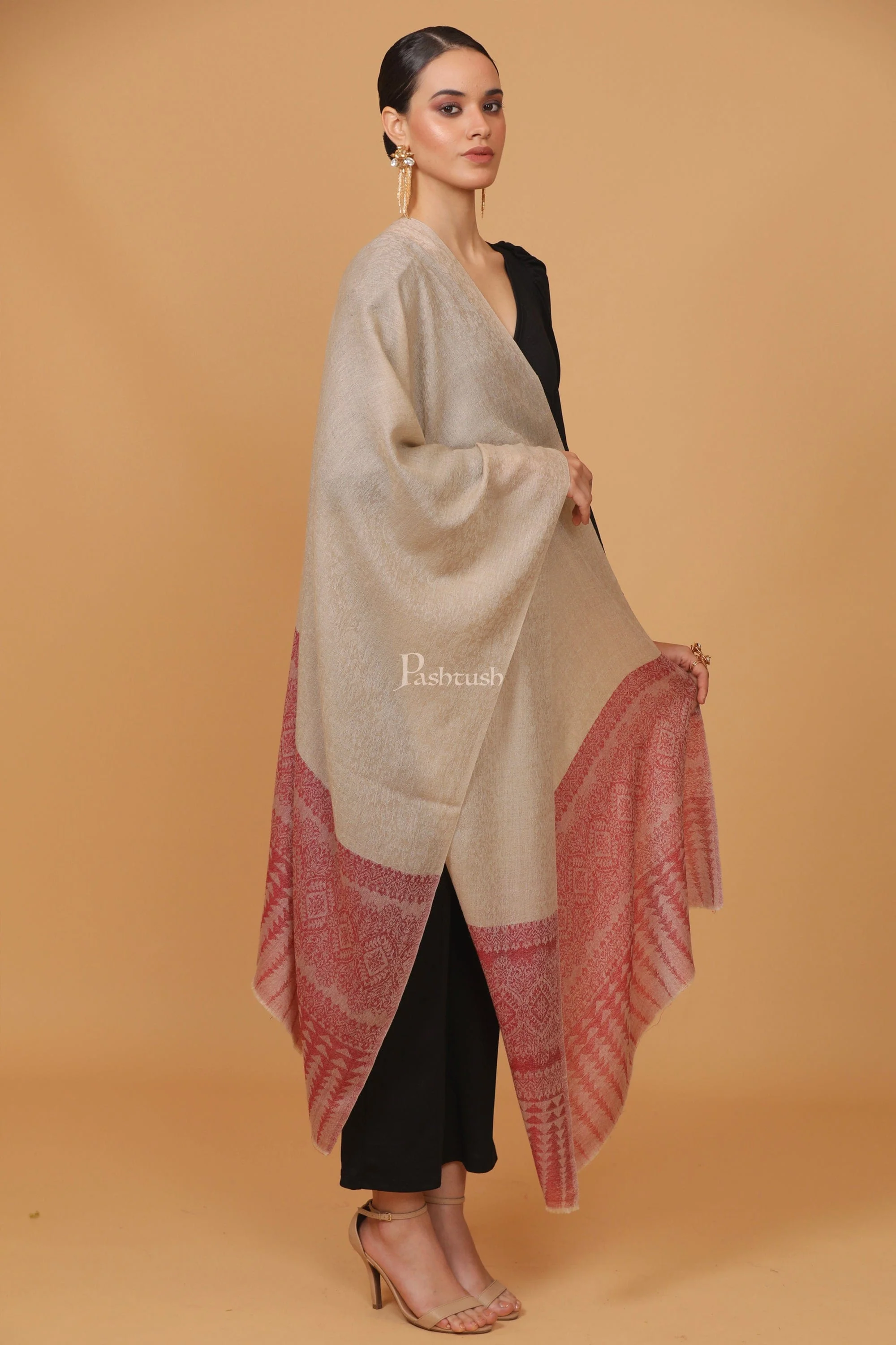 Pashtush womens Fine Wool stole, diamond weave design, Beige And Maroon - Image 7