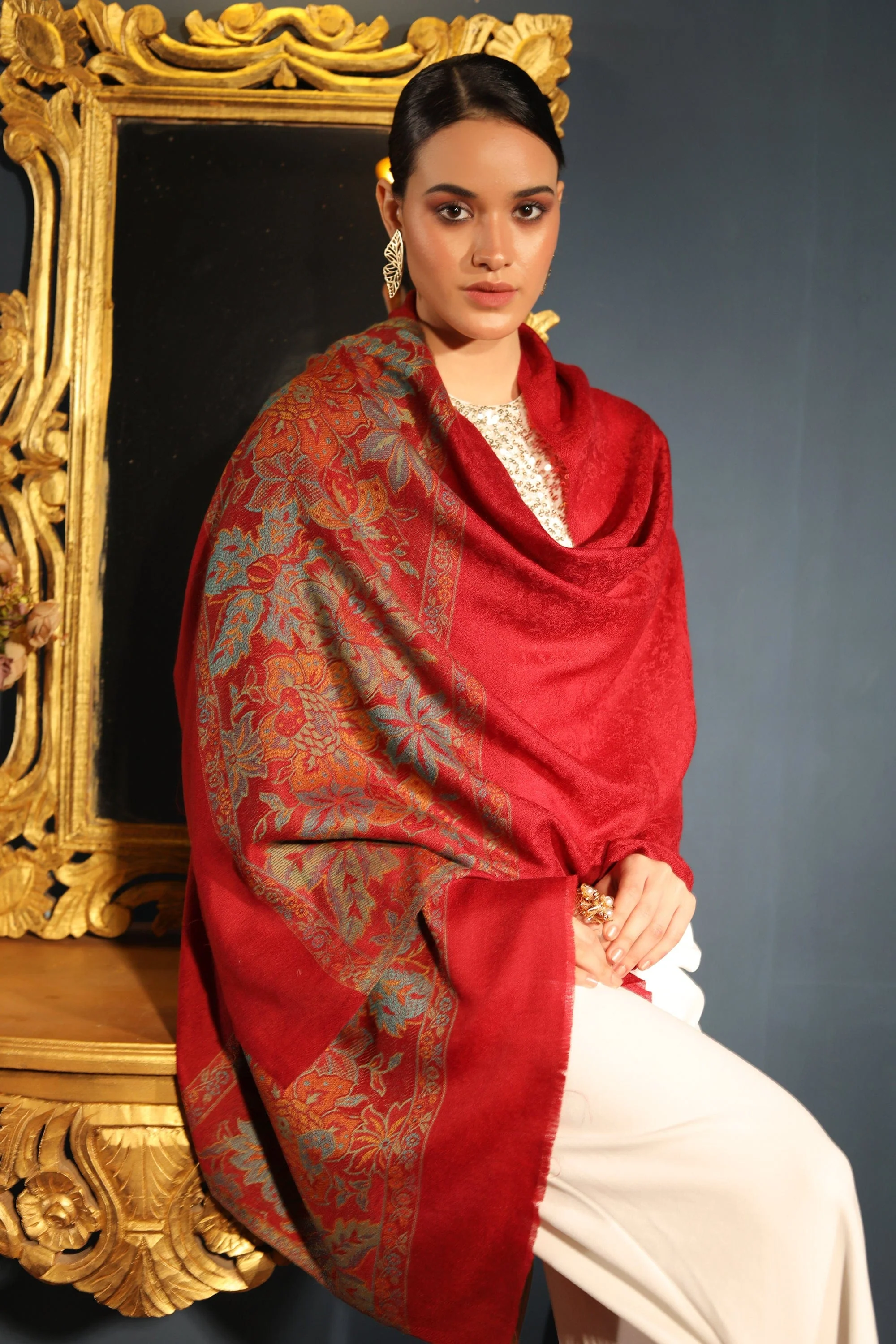 Pashtush womens Fine Wool stole, floral palla design, Maroon - Image 3