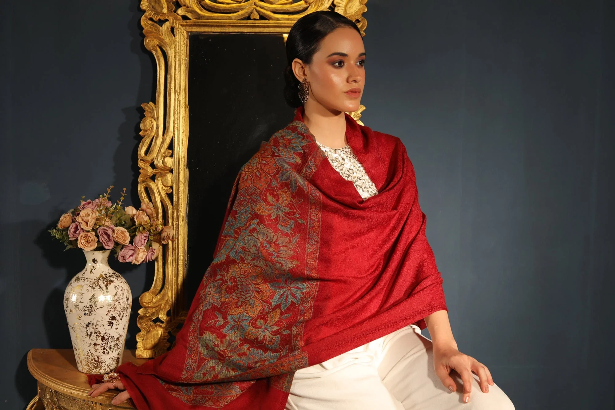 Pashtush womens Fine Wool stole, floral palla design, Maroon - Image 4