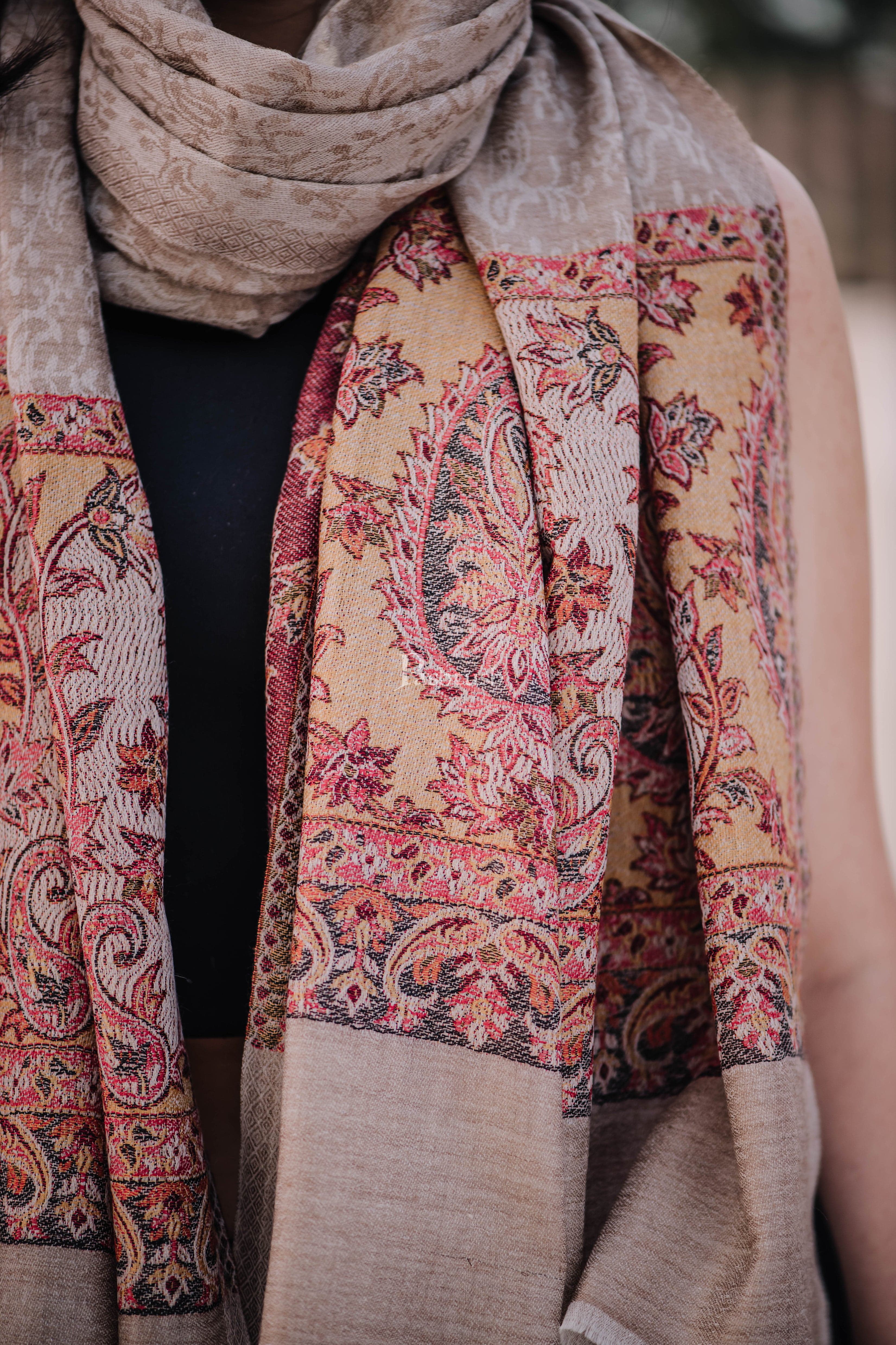 Pashtush Women'S Reversible Stole, Chanting Paisley Weave Scarf, Beige - Image 2