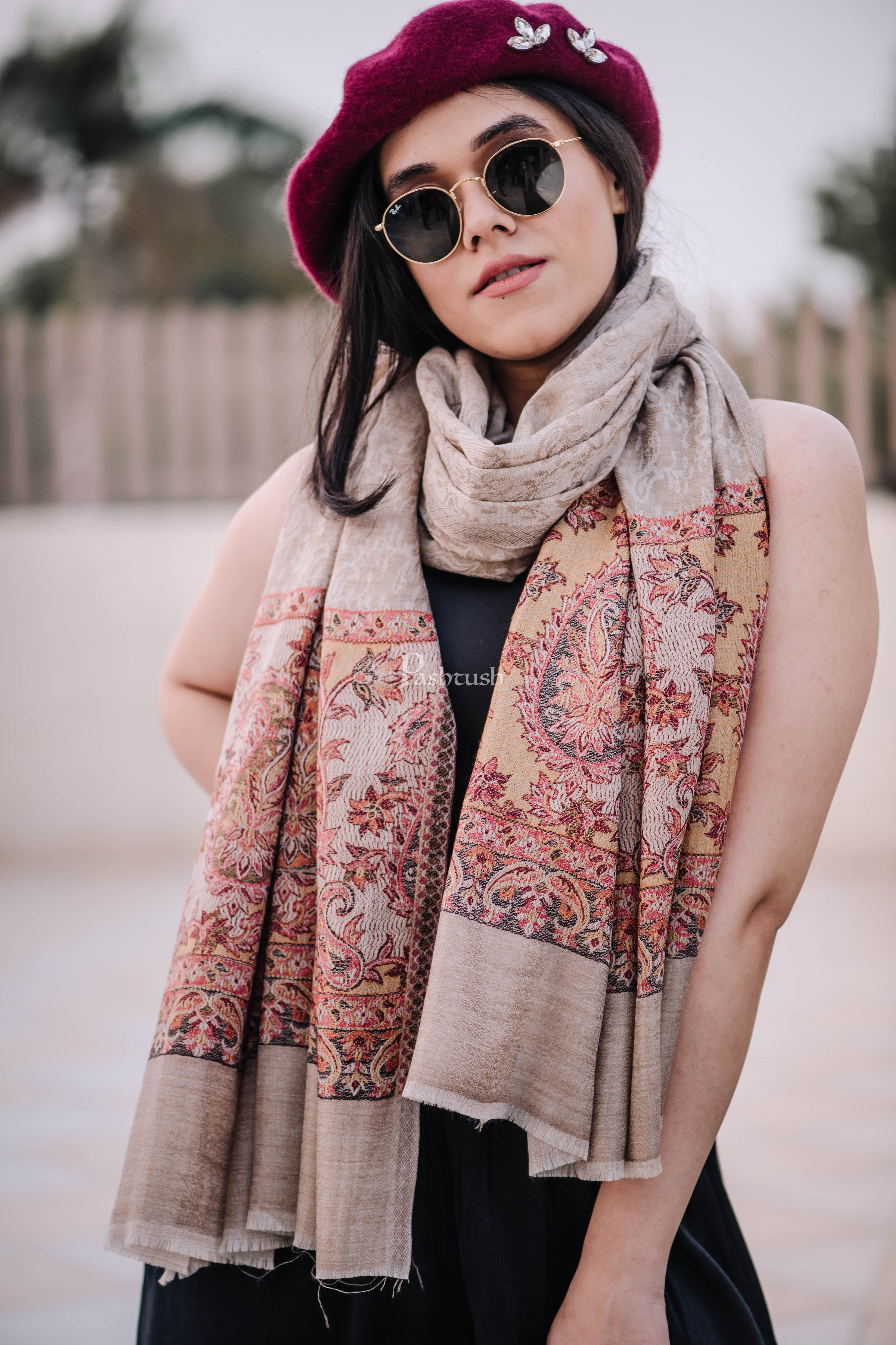 Pashtush Women'S Reversible Stole, Chanting Paisley Weave Scarf, Beige - Image 4