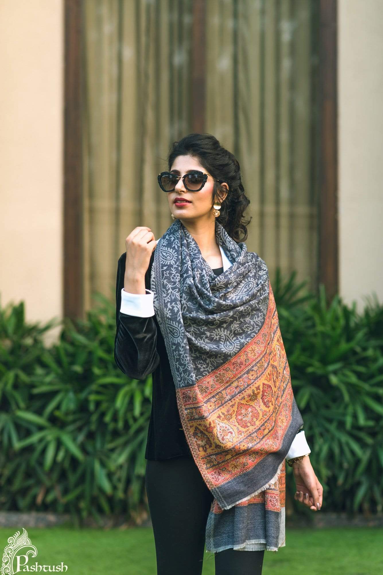 Pashtush Women'S Reversible Stole, Chanting Paisley Weave Scarf, Black - Image 2