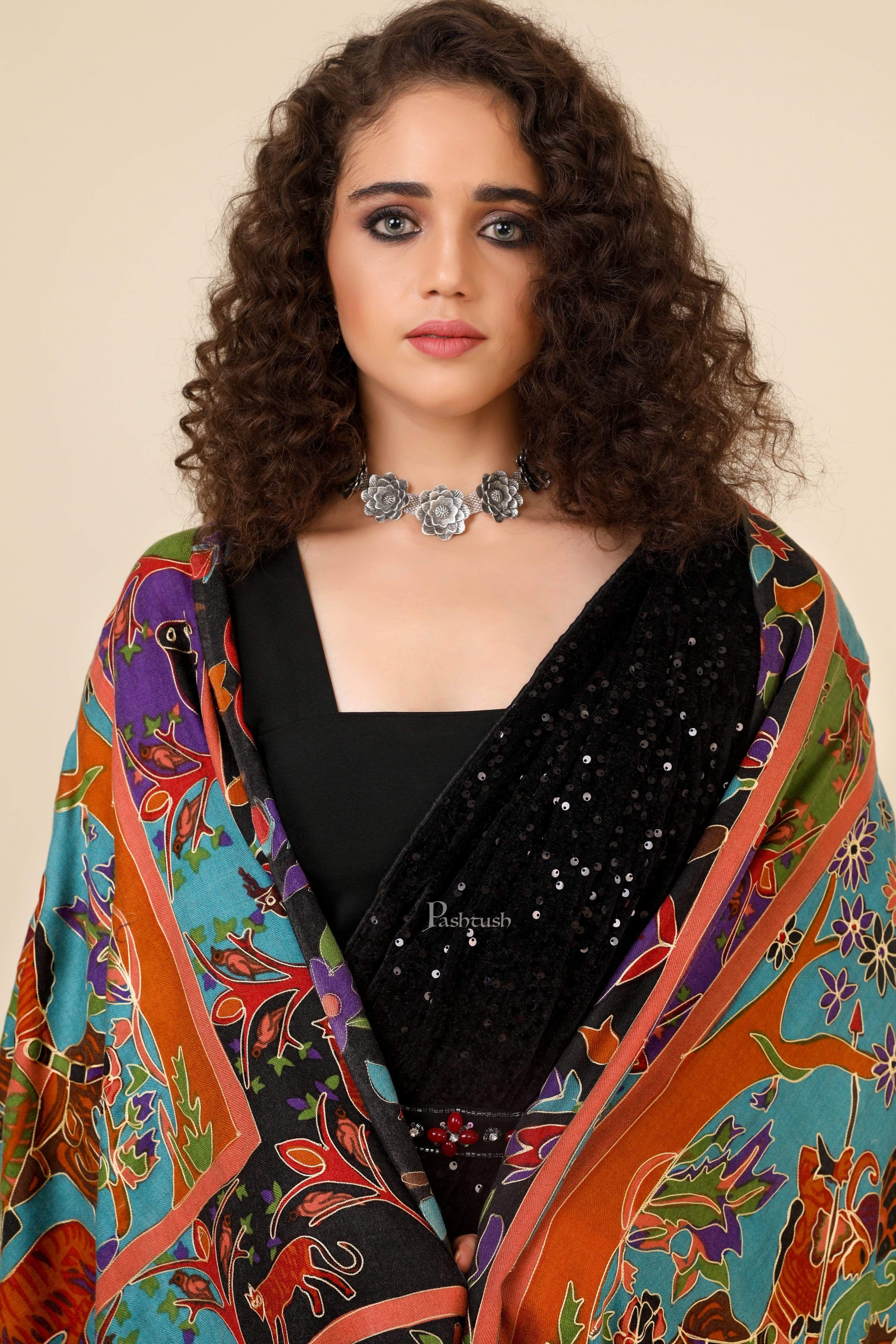 Pashtush Womens Shikaar-Dar Hand Embroidered, Shawl In Fine Wool - Image 4