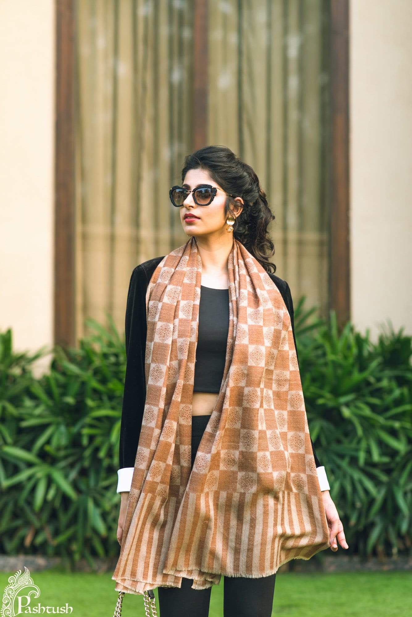 Pashtush Women'S Silk-Fine Wool Reversible Stole, Espresso - Image 4