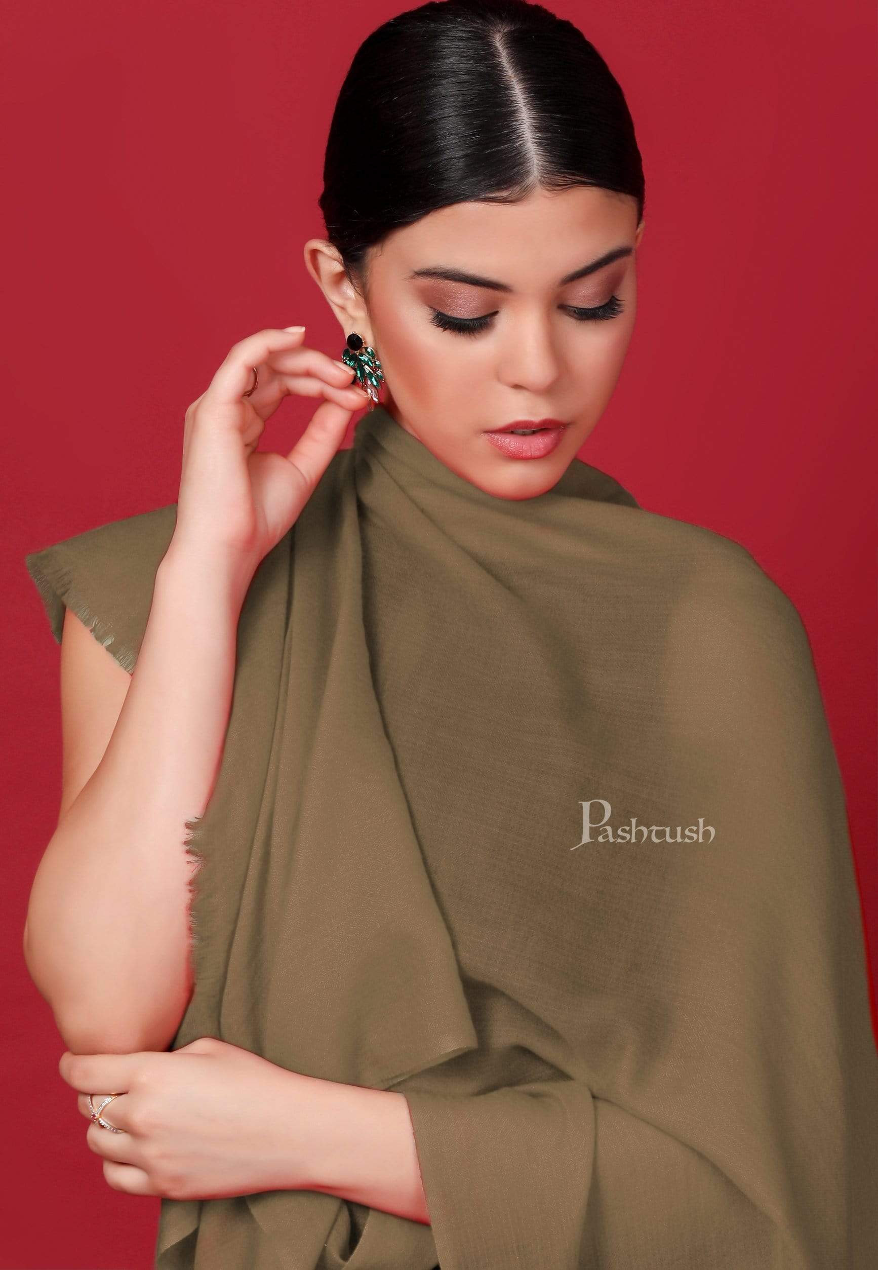 Pashtush Womens Softest Cashmere  Scarf, Diamond Weave, Sandy Brown - Image 4