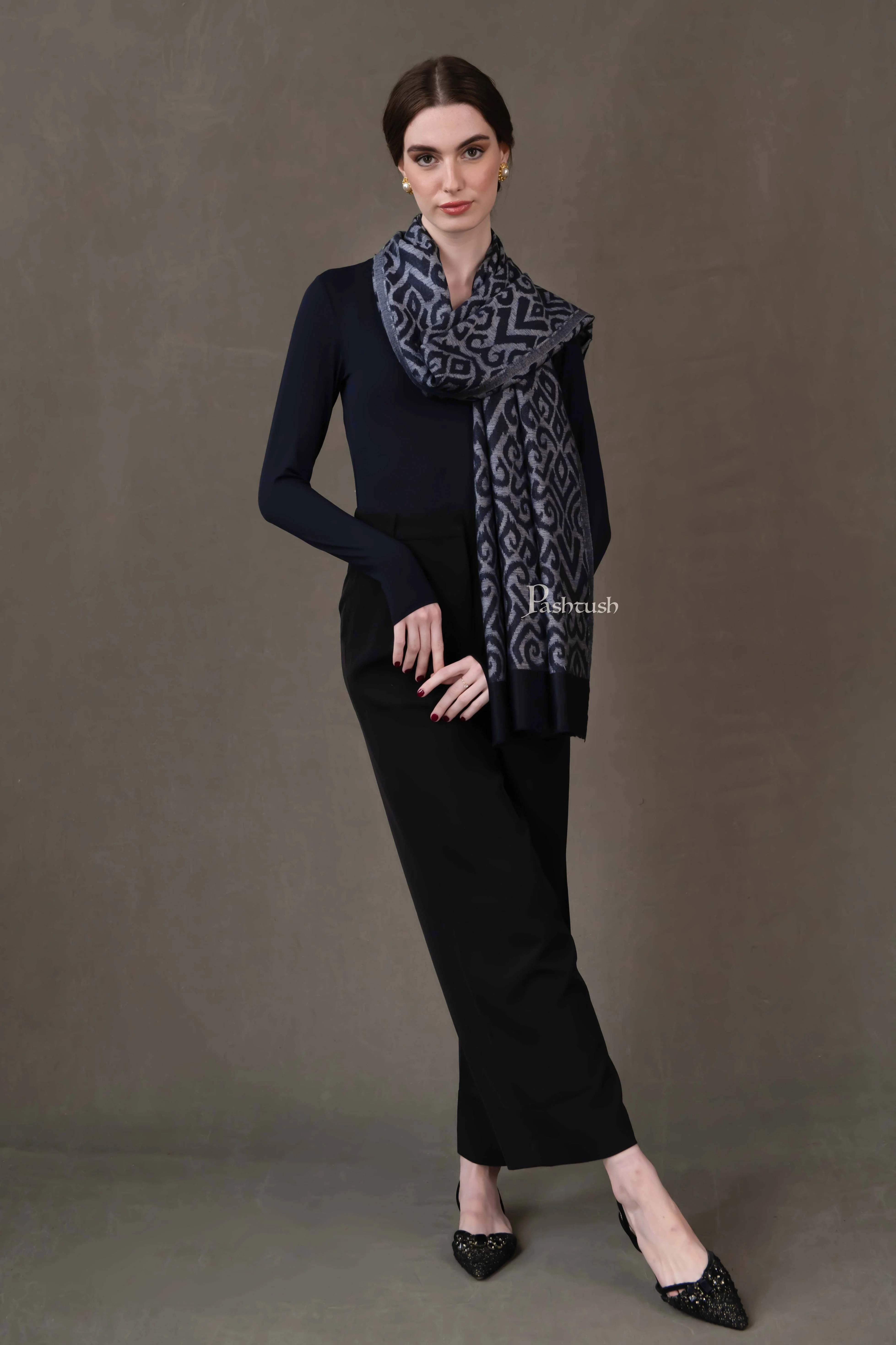 Pashtush Womens Stole, Extra Fine Wool-Silk, Damascus Black - Image 2