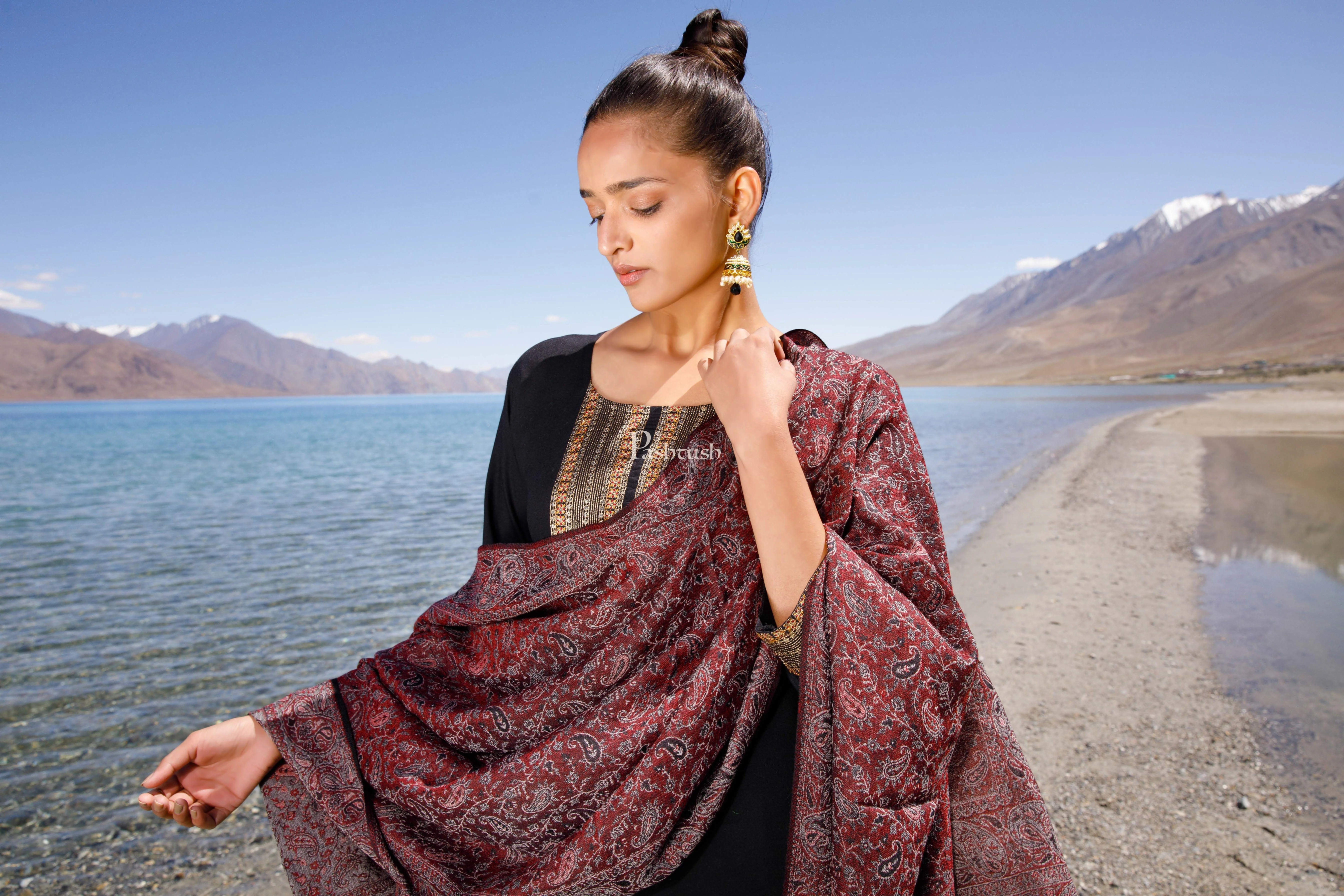 Pashtush Womens Stole, Fine Wool, Dual Tone Reversible Paisley Weave - Image 3