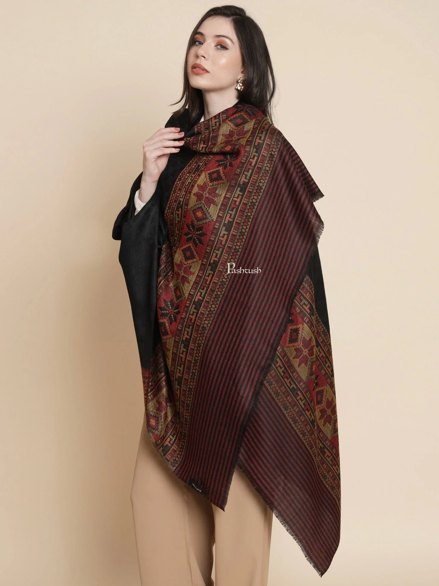 Pashtush Womens, Extra Fine Wool, Aztec Striped Palla Woven, Black - Image 5